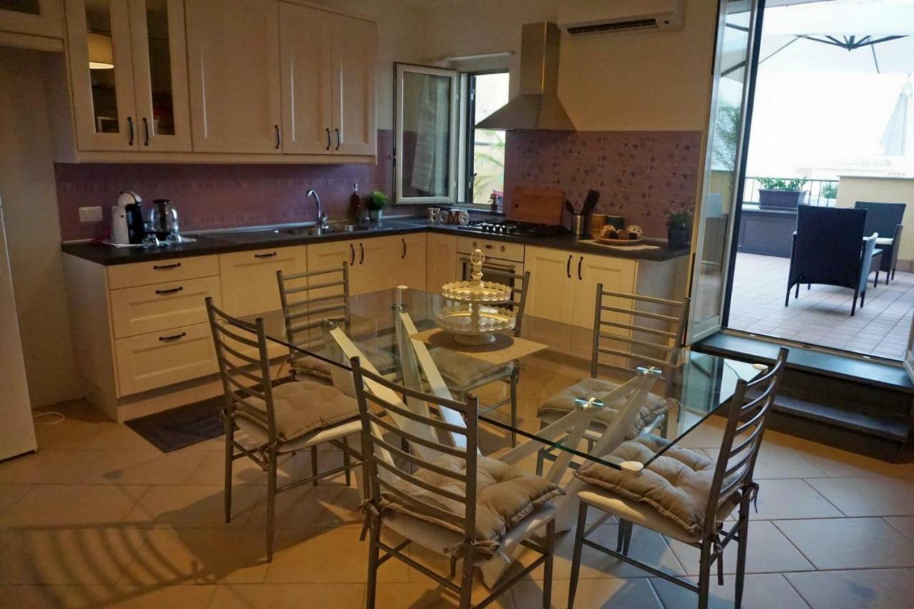 Lilly'S House Apartment Giardini Naxos Luaran gambar